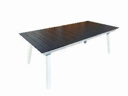 Immagine di tavolo estensibile, struttura in alluminio verniciata con polveri epossidiche colore bianco, ripiano con doghe colore toupe                                                                                                                                                                                                                                                                                                                                                                                         